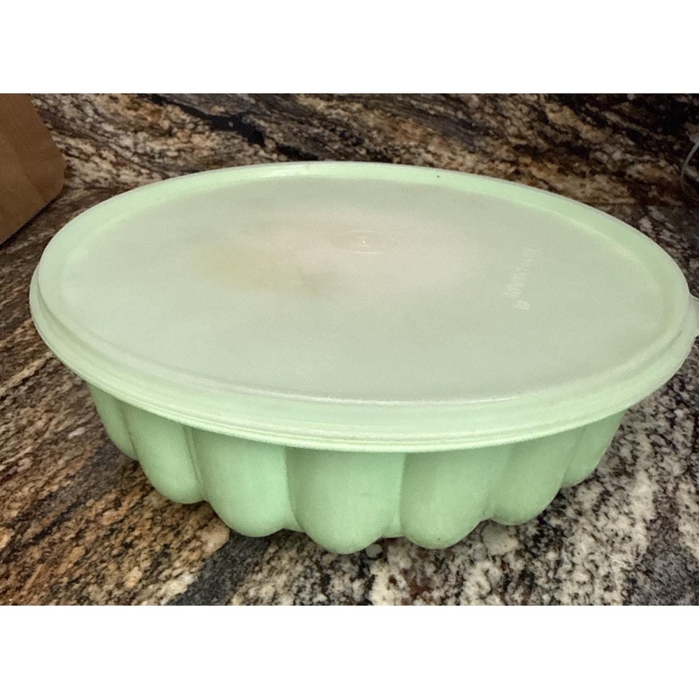 Vintage TUPPERWARE Jadeite Mint Green Jello Mold Ice Ring Jel-n-serve 3 Pc #1202